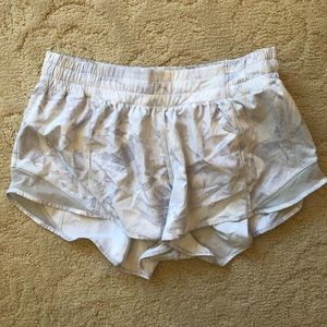 Lululemon hotty Hot shorts!